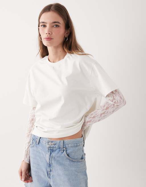 Miss Selfridge - T-shirt oversize color crema con maniche in pizzo