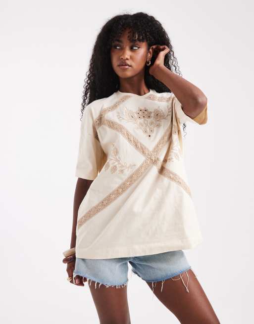 Miss Selfridge - T-shirt oversize color panna con finiture in pizzo