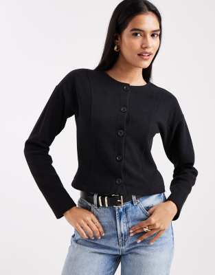 Miss Selfridge - Taillierte Strickjacke aus angerautem Rippstrick in Schwarz