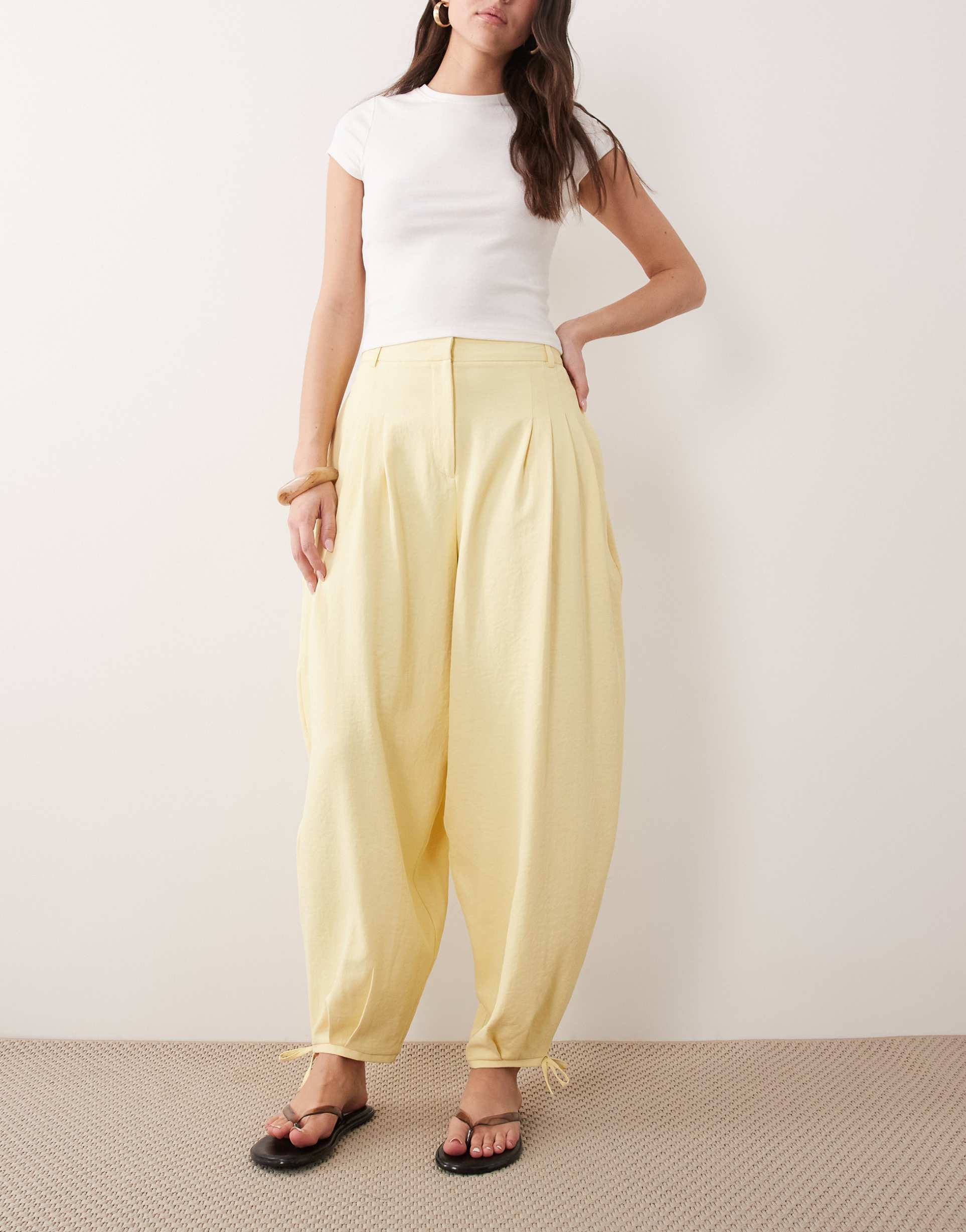 miss selfridge tailored balloon pants in buttermilk