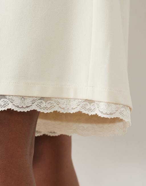 Miss Selfridge tailored bermuda shorts with lace trim in ivory, 3 of 5