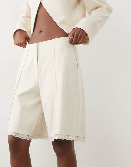 Miss Selfridge tailored bermuda shorts with lace trim in ivory, 4 of 5