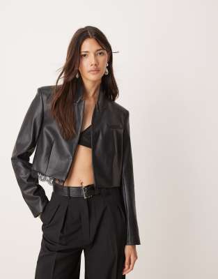 tailored crop blazer in black