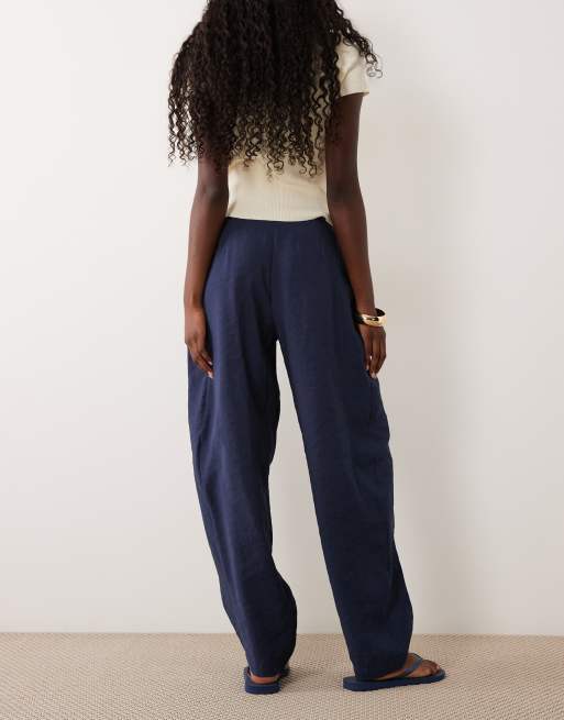 Miss Selfridge tailored fluid pleat balloon pants in navy, 5 of 5