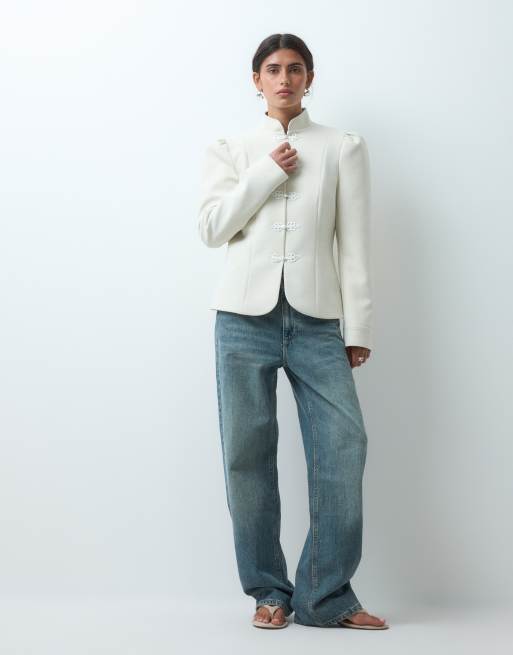 Miss Selfridge tailored puff sleeve jacket in ivory, 3 of 4