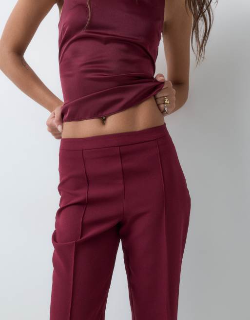 Miss Selfridge tailored slim leg balloon trouser with pintucks set in berry, 2 of 5