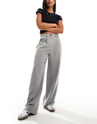 tailored wide leg pants in gray