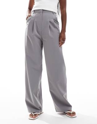 tailored wide leg pants in light gray