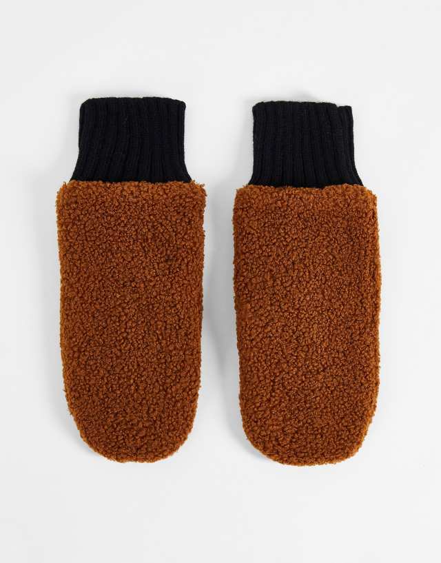 MISS SELFRIDGE TAN TEDDY MITTEN