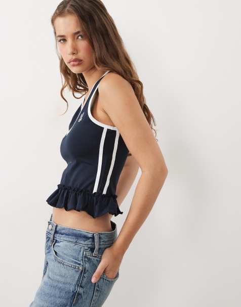Miss Selfridge - Tanktop med V-hals, flæsekant og college-detaljer - view 1