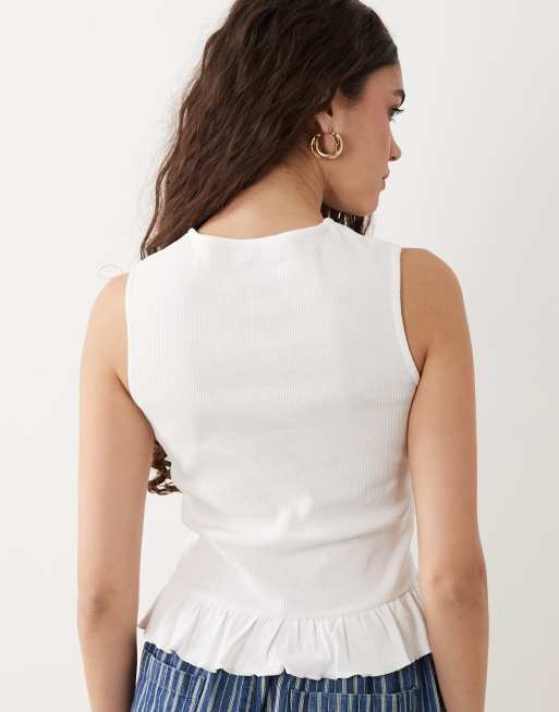 Miss Selfridge - Tanktop met knoopsluiting en ruches aan de zoom in crème, 4 van 4