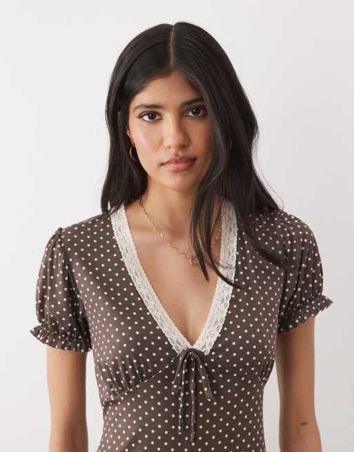 Miss Selfridge - Tea-maxikjole med V-hals og blondedetaljer samt polkaprikker, 2 af 4