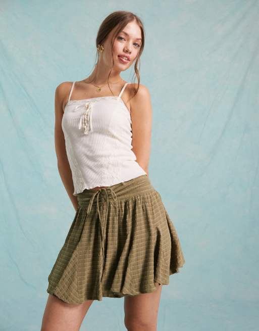 Miss Selfridge - Ternet mini-skort med kiler og bindefront