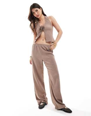 textured wide leg pants in mocha-Brown