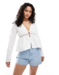[Miss Selfridge] Miss Selfridge tie front crinkle top in white M WHITE