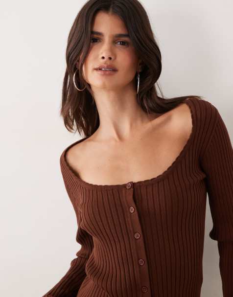 Miss Selfridge top a coste con scollo rotondo e chiusura con bottoni, color cioccolato - view 1