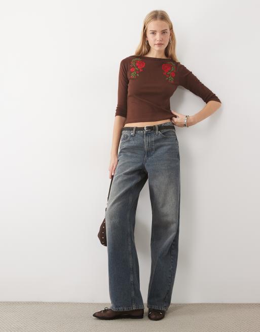 Miss Selfridge top à encolure bateau et manches 3/4 avec broderie marron, 2 de 4