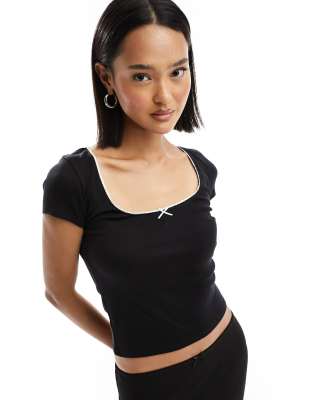 Miss Selfridge - Top à encolure carrée avec bord contrastant - Noir