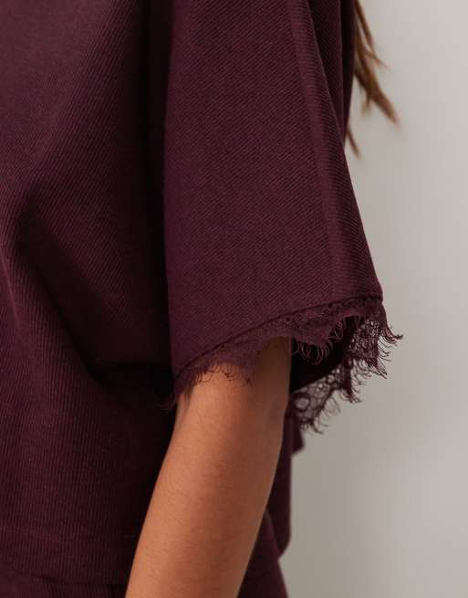 Miss Selfridge top à manches chauve-souris boutonné devant avec bordure en dentelle, prune, 4 de 4
