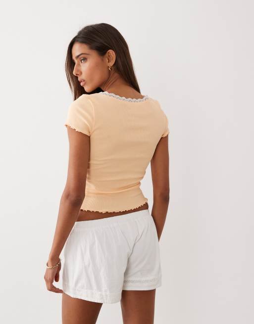 Miss Selfridge - Top a maniche corte color pesca con scollo squadrato e finiture in pizzo, 4 di 4