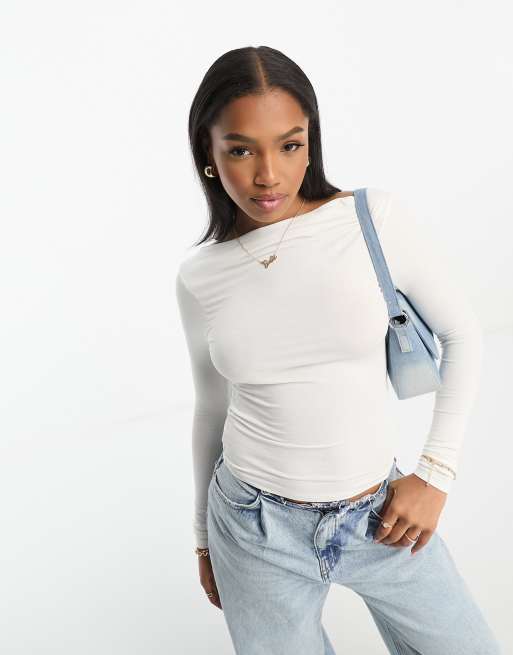 Miss Selfridge - Top a maniche lunghe avorio con scollo a barchetta