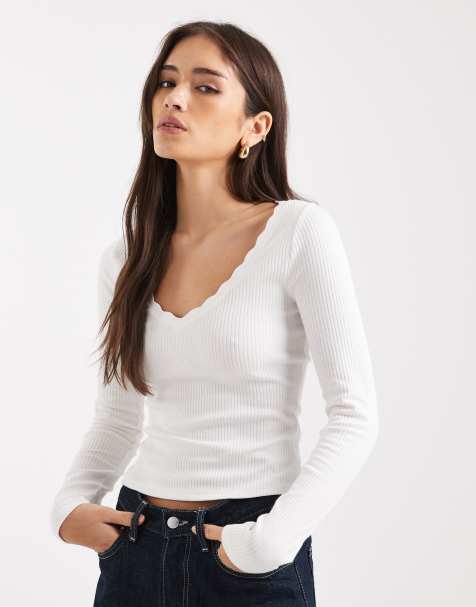Miss Selfridge - Top a maniche lunghe color panna con bordi smerlati - view 1