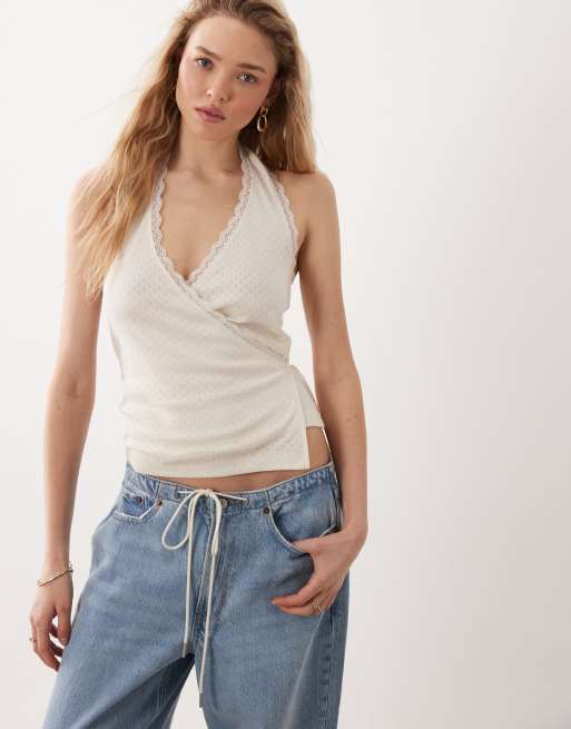 Miss Selfridge - Top a portafoglio allacciato al collo traforato color crema