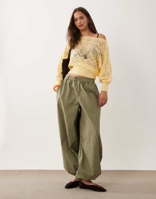 Miss Selfridge - Top all'uncinetto color latticello con spalle scoperte, 2 di 4