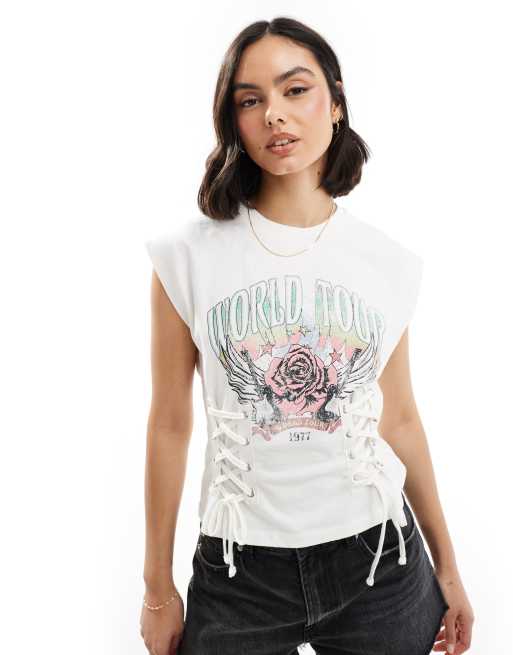 Miss Selfridge - Top bianco a maniche corte con lacci e grafica stampata
