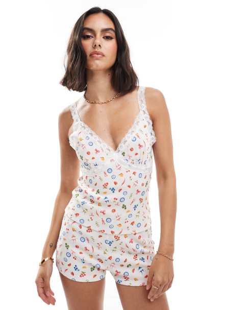 Miss Selfridge - Top con stampa di frutta e finiture in pizzo - view 1