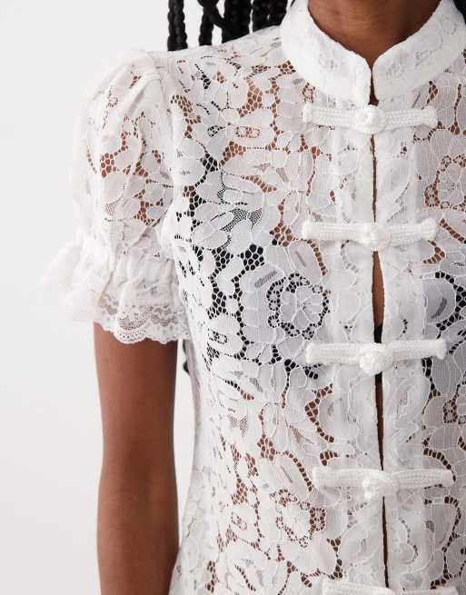 Miss Selfridge - Top en dentelle à col montant et détail boutonné, 3 de 4