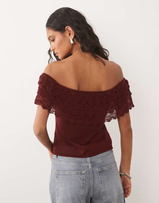 Miss Selfridge - Top en maille à volants et encolure Bardot - Bordeaux, 2 de 4