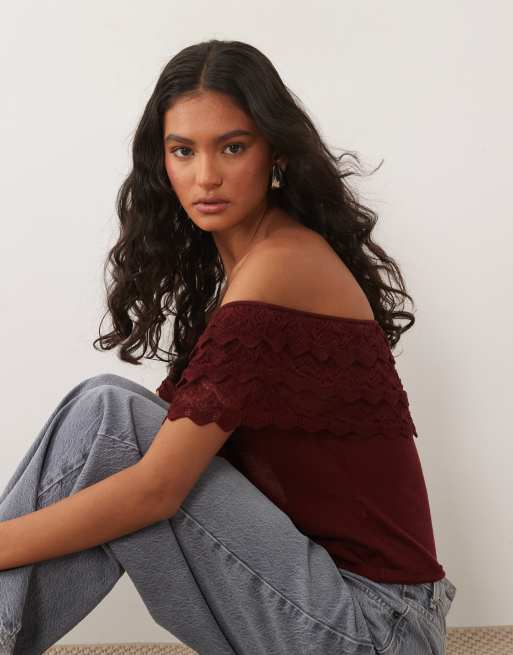 Miss Selfridge - Top en maille à volants et encolure Bardot - Bordeaux, 4 de 4