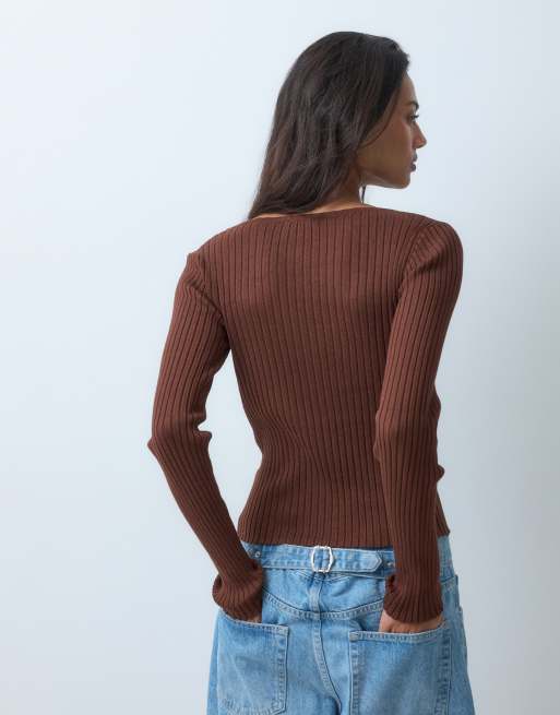 Miss Selfridge top en maille côtelée à col rond et boutons devant couleur chocolat, 3 de 5