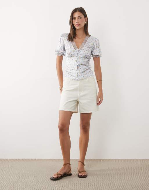 Miss Selfridge - Top en satin bordé de dentelle - Bleu fleuri, 2 de 4