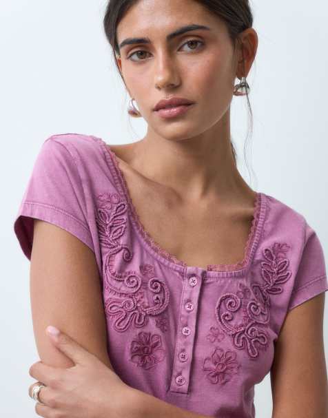 Miss Selfridge - top henley con cuello cuadrado y detalle bordado en malva - view 1