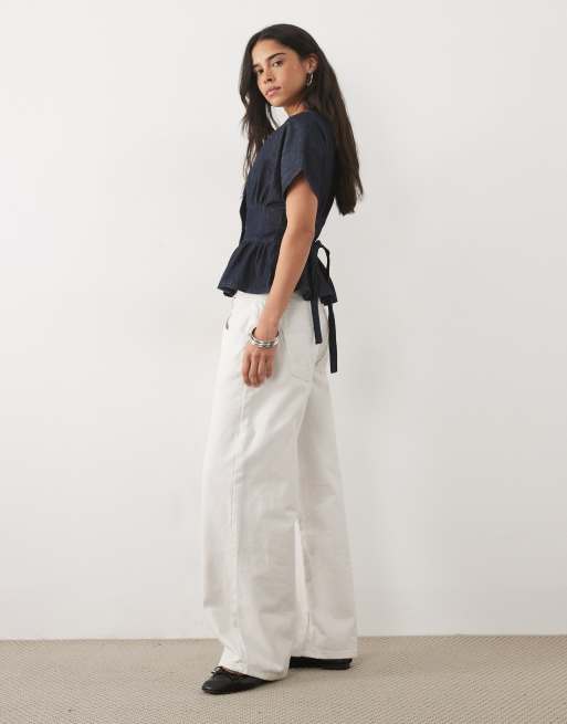 Miss Selfridge top in denim con maniche a pipistrello e nodo sul davanti lavaggio grezzo, 4 di 4