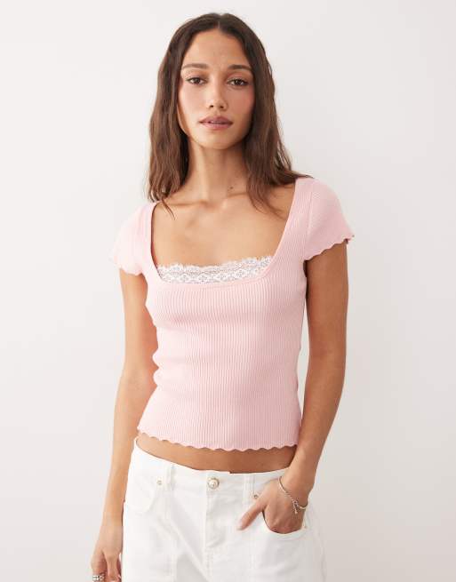 Miss Selfridge - Top in maglia rosa a coste con maniche ad aletta e dettagli in pizzo