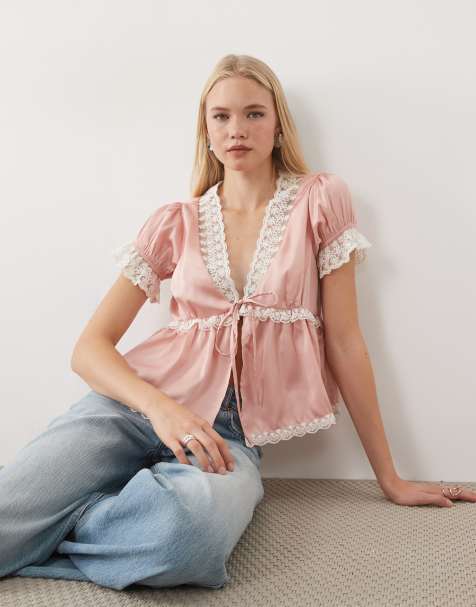 Miss Selfridge top in raso e pizzo con laccetti davanti rosa - view 1
