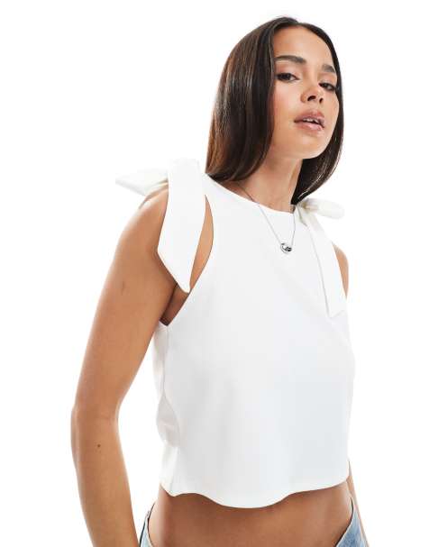 Miss Selfridge - Top in tessuto effetto scuba color crema con scollo a vogatore e spalline annodate - view 1