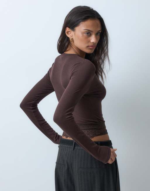Miss Selfridge top med blondedetalje og rund hals i chokolade, 4 af 5