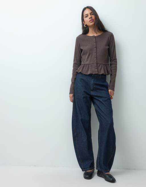 Miss Selfridge top met lange mouwen en peplum in bruin, 2 van 4
