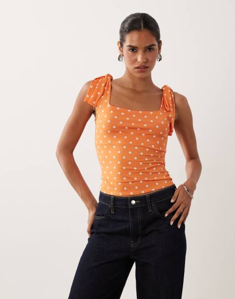 Miss Selfridge Top mit Bindeträgern und orangefarbenem Pünktchenmuster - view 1
