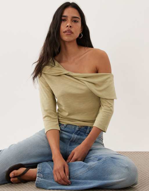 Miss Selfridge top monospalla con dettaglio twist in oliva