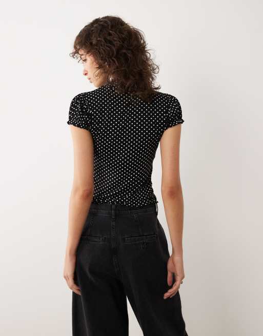 Miss Selfridge - Top nero a pois con maniche ad aletta e apertura a goccia, 2 di 4