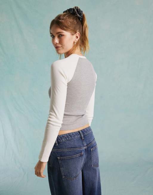 Miss Selfridge - Top raglan à manches longues et imprimé California - Gris chiné, 4 de 4