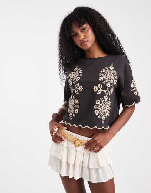 Miss Selfridge - Top ricamato a fiori color antracite