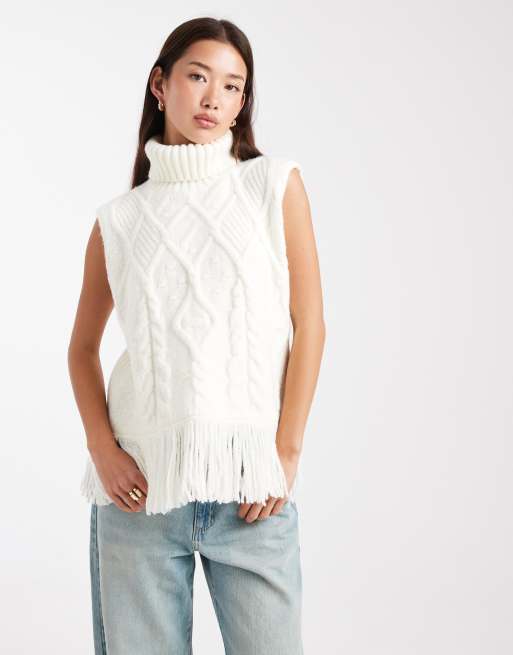 Miss Selfridge - Top senza maniche in maglia a trecce oversize color panna con frange