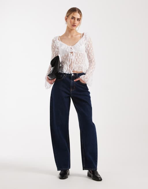 Miss Selfridge - Top van kant met ruches en gestrikte voorkant in crème, 3 van 4