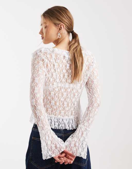 Miss Selfridge - Top van kant met ruches en gestrikte voorkant in crème, 4 van 4